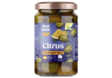 Konservuotos  žaliosios alyvuogės „Manzanilla“ citrusinių vaisių marinate (be kauliukų) WELL DONE, 340 g