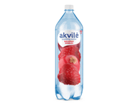 Lengvai gazuotas stalo vanduo AKVILĖ, raudonųjų uogų skonio, 1,5 l